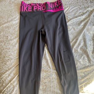 Women’s Nike Pro Leggings